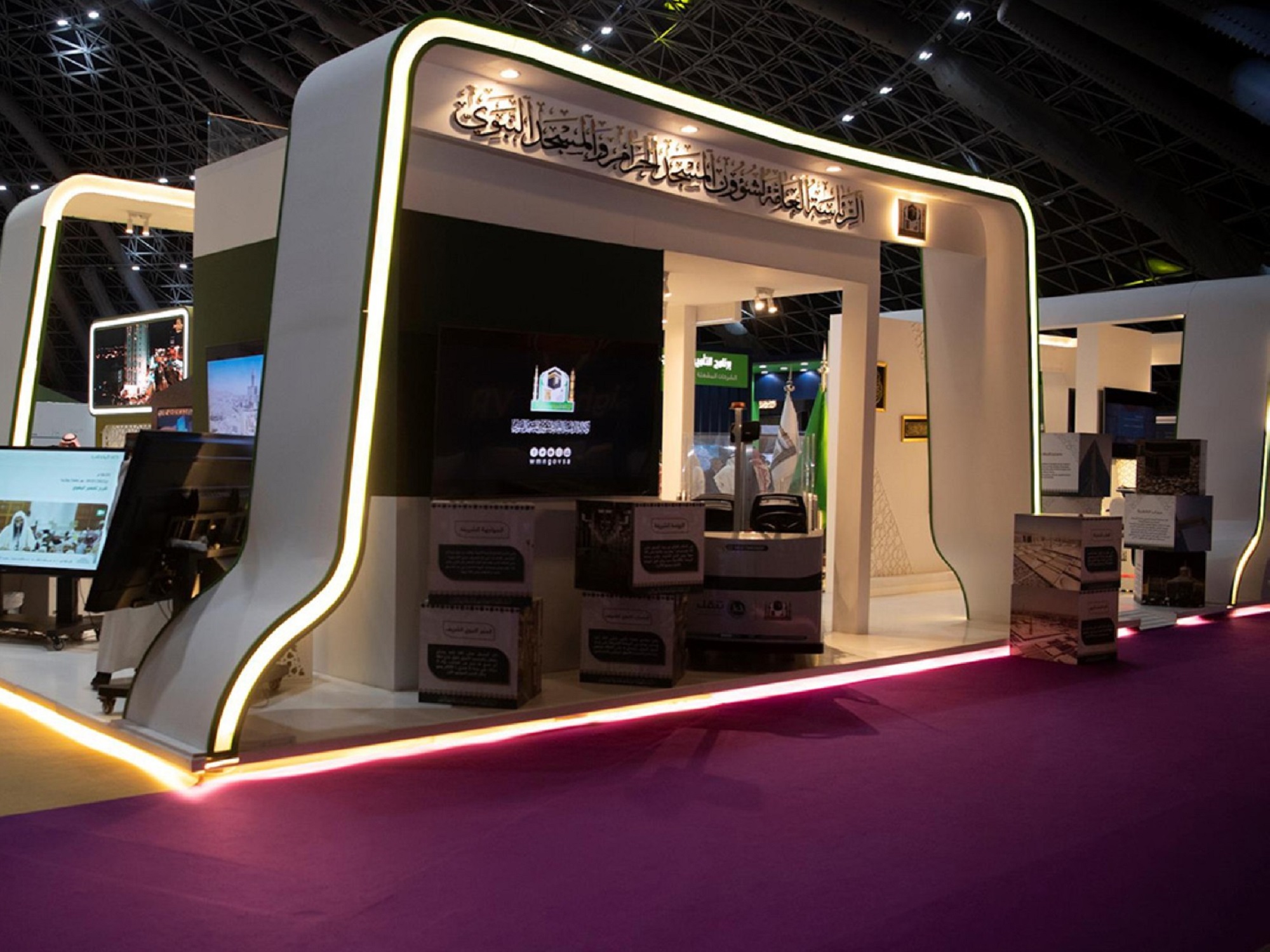 <h2 style="color: white;;font-size:22px;font-weight:800 !important">
منصة الشركاء Partner Tank لعرض وتبني مبادرات مختبر ابتكار القطاع غير الربحي
<span style="color: #b3a583;">
</span></h2>
 <small>
بالتعاون مع المركز الوطني لتنمية القطاع غير الربحي وبرعاية من مؤسسة نسك الأهلية للحج والعمرة

</small>